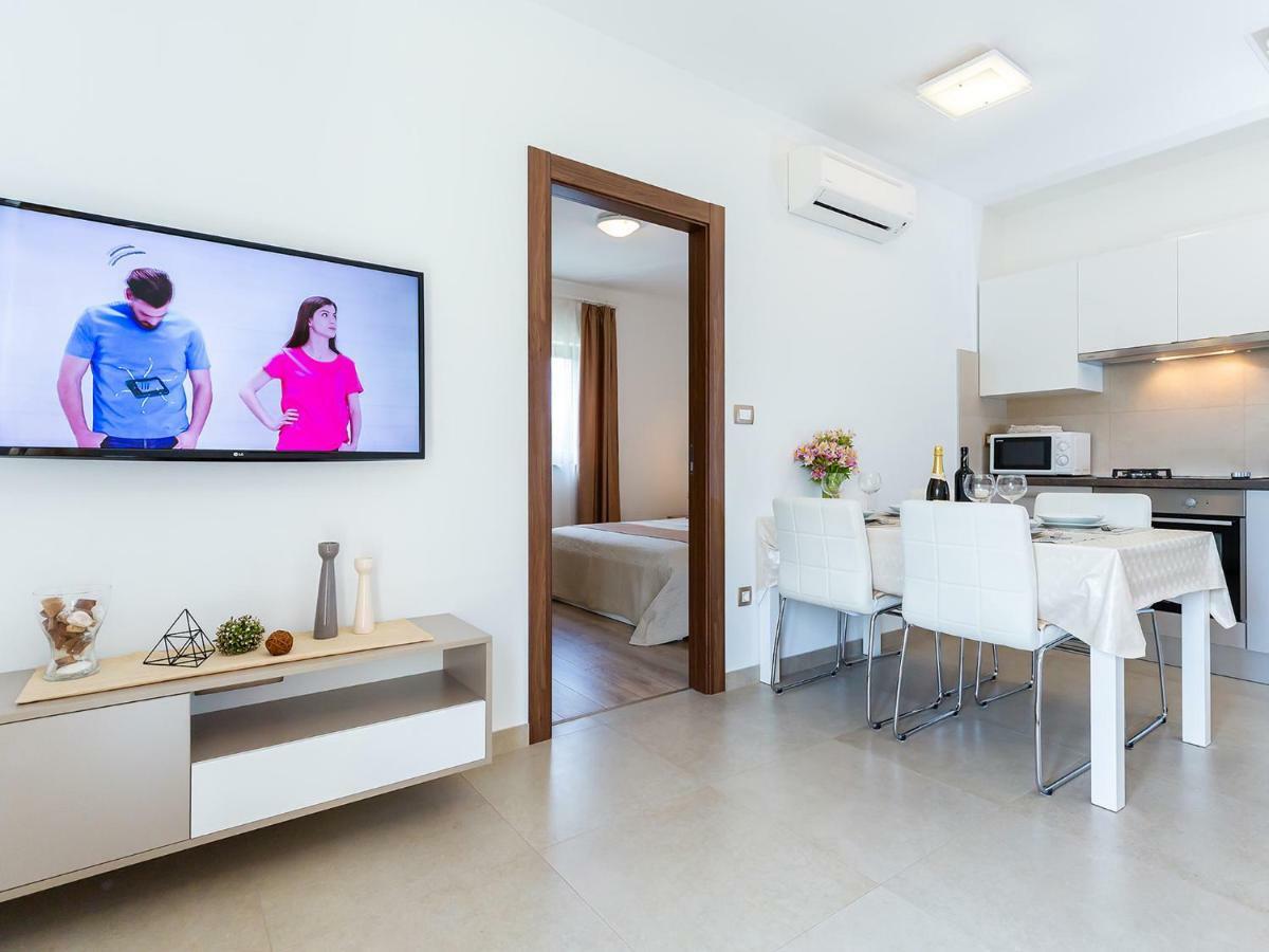 Apartments Gioia Πόρετς Εξωτερικό φωτογραφία