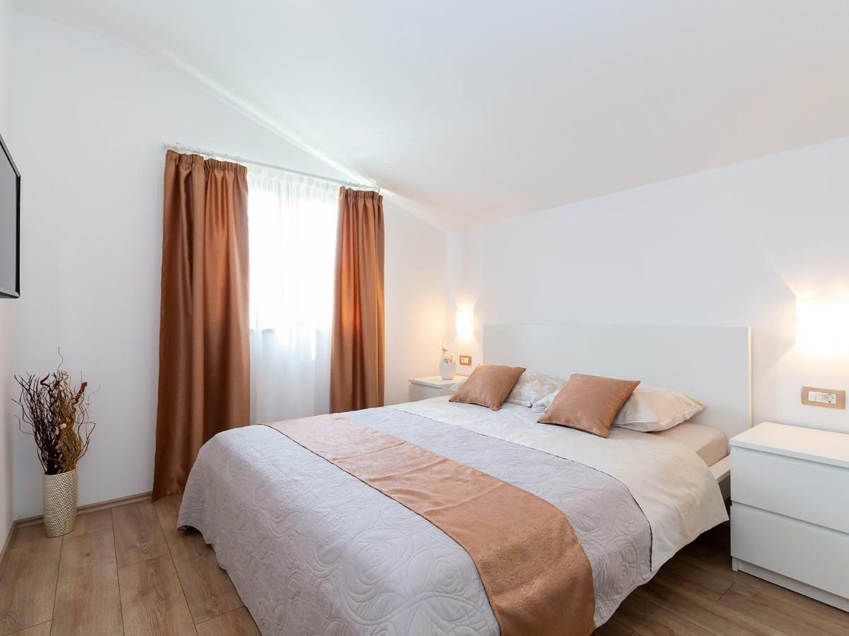 Apartments Gioia Πόρετς Εξωτερικό φωτογραφία