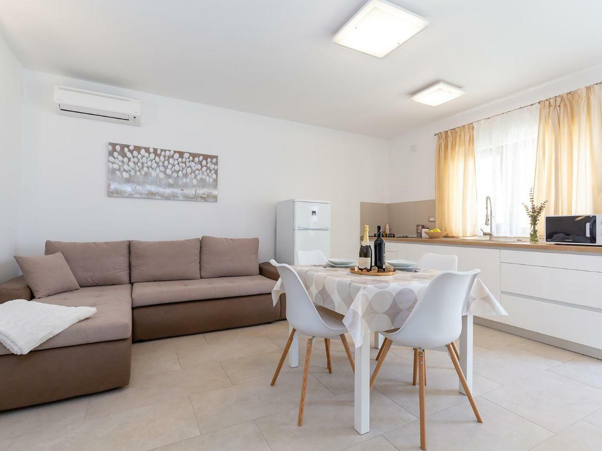 Apartments Gioia Πόρετς Εξωτερικό φωτογραφία