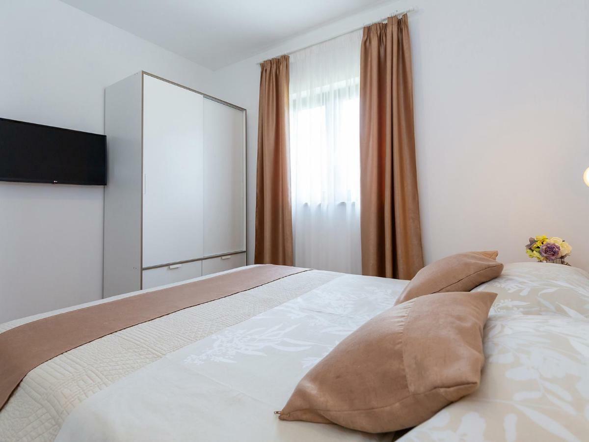 Apartments Gioia Πόρετς Εξωτερικό φωτογραφία